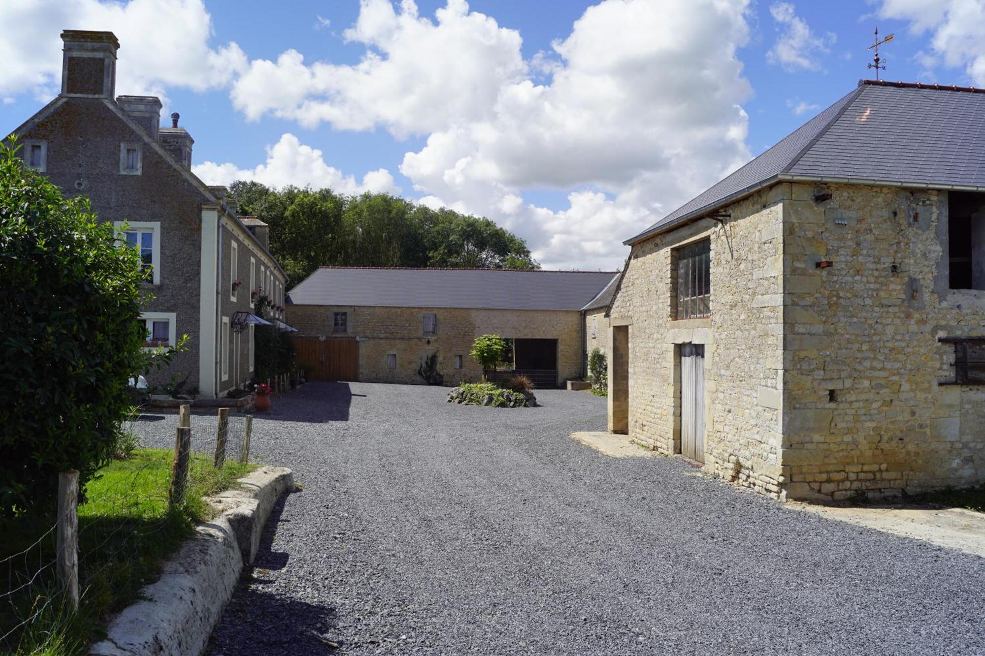 Ferme Aux Leopards Normands Bed & Breakfast Mandeville-en-Bessin Екстериор снимка