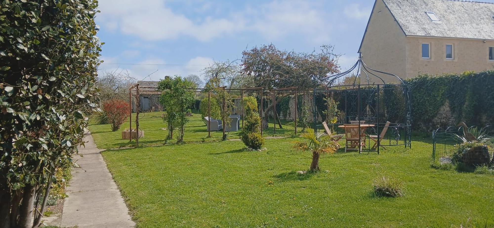 Ferme Aux Leopards Normands Bed & Breakfast Mandeville-en-Bessin Екстериор снимка